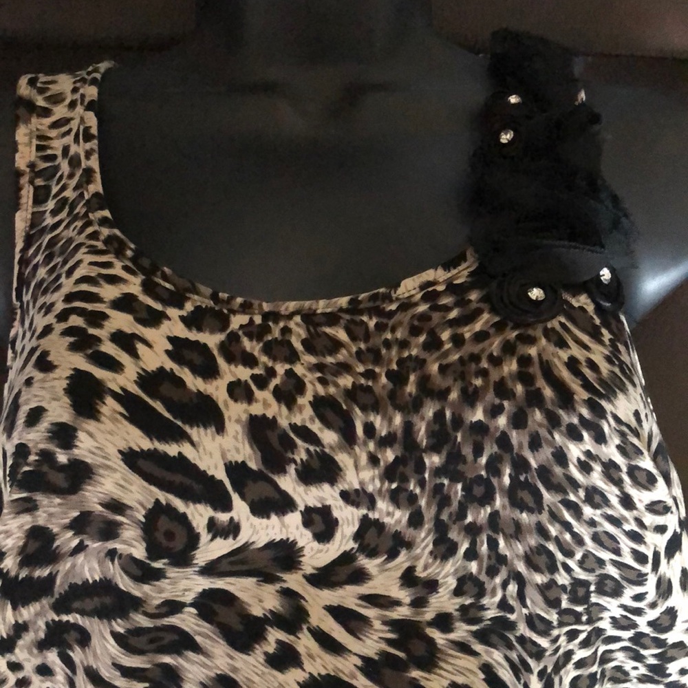 Leopard print Flo tank top with flowers on the side